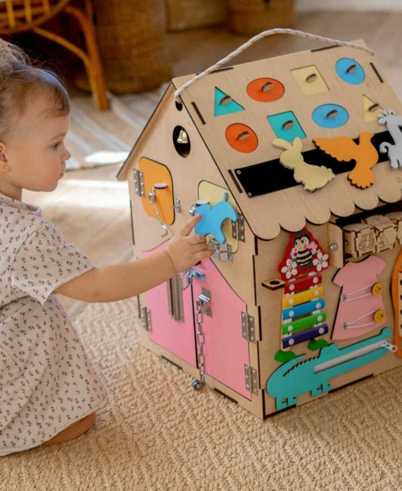 Mini Busy House