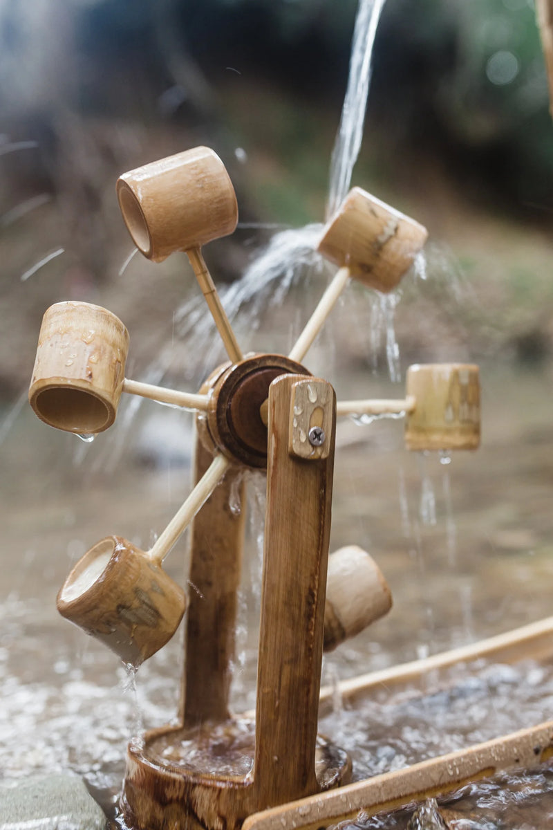 QToys Australia (USA) Bamboo Water Mill