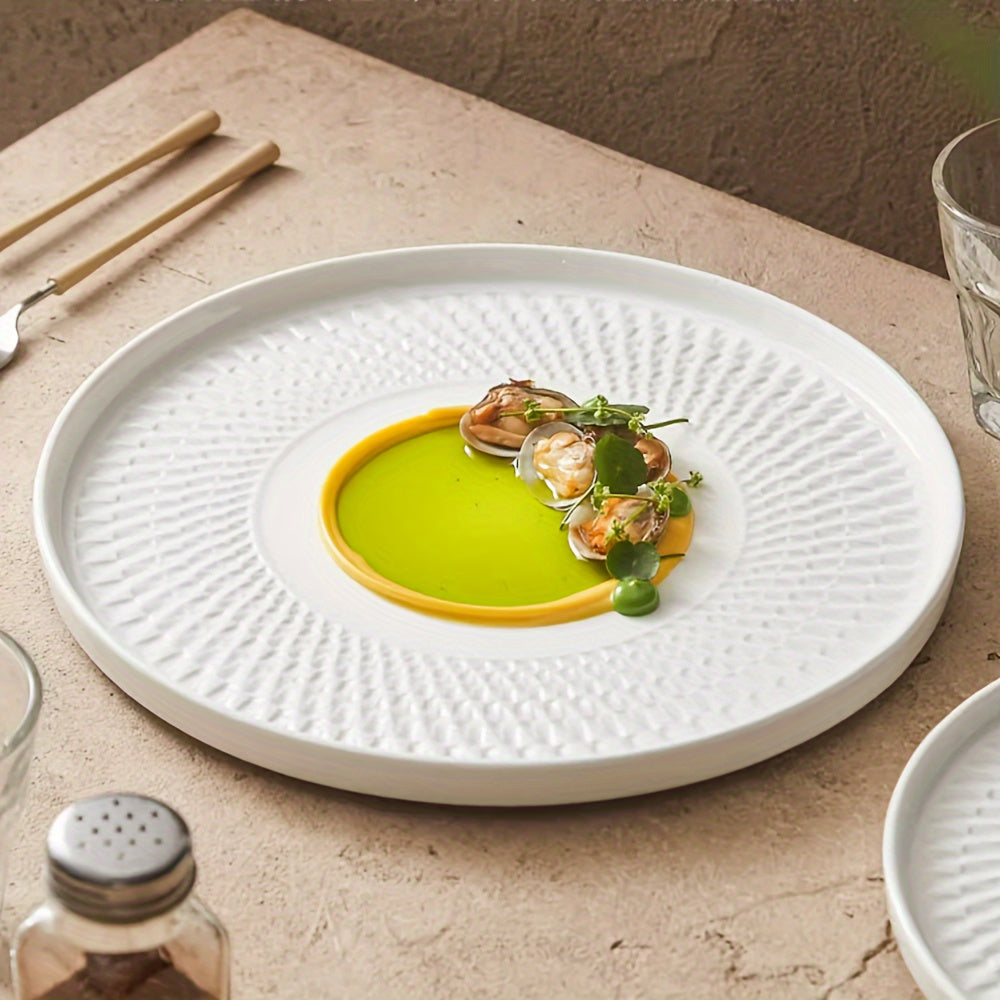Luxurious Round Ceramic Dinner Plates for Gourmet Dining