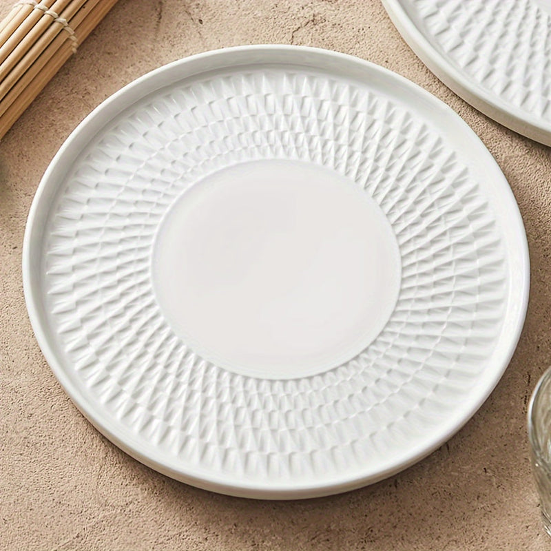 Luxurious Round Ceramic Dinner Plates for Gourmet Dining