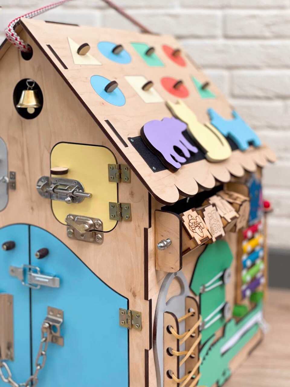 Mini Busy House